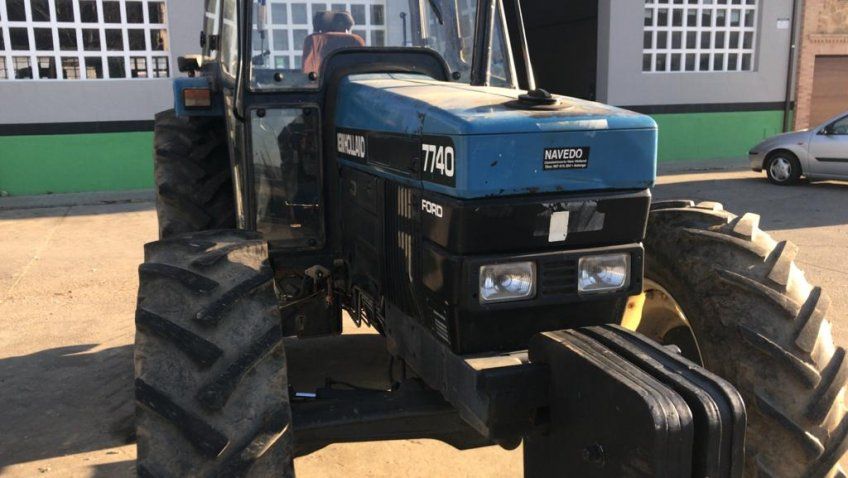 NEW HOLLAND 7740