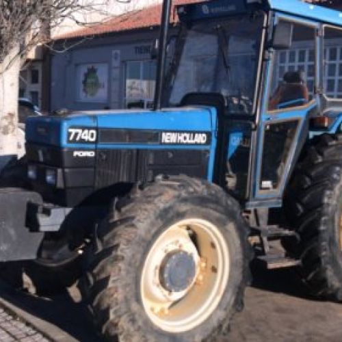 NEW HOLLAND 7740